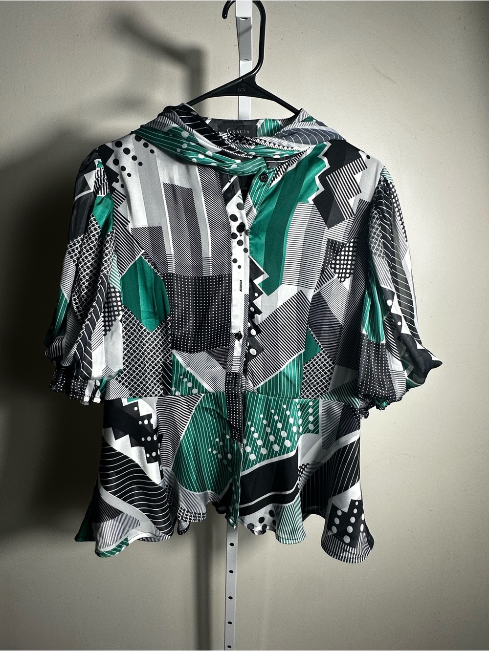 H31. Gracia- Abstract Geometric Print Green Blouse With Puffer Sleeves